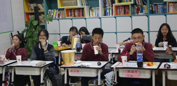 0022相谈甚欢.jpg