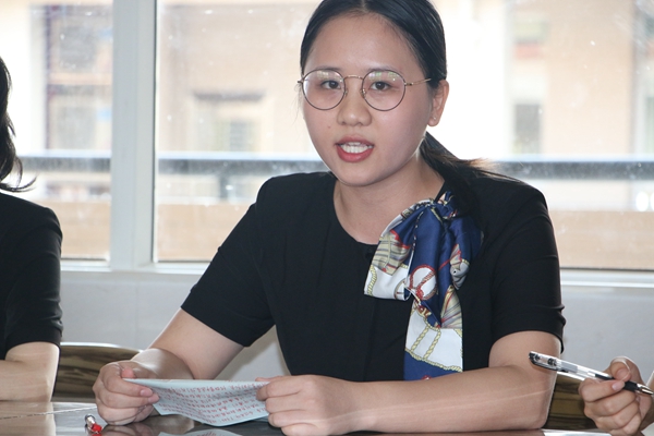 0021努力靠近优秀教师队伍.jpg